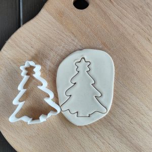 jelka sa snegom sekac